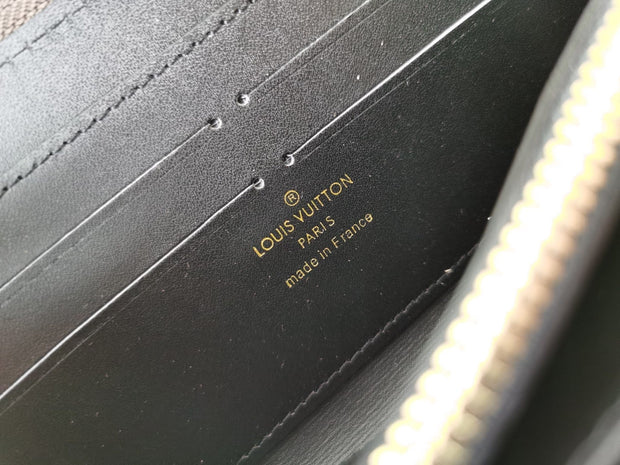 Looopix Engraved Louis Vuitton Leather Wallet