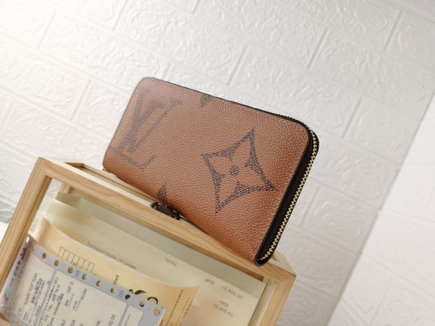 Looopix Engraved Louis Vuitton Leather Wallet