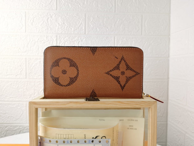 Looopix Engraved Louis Vuitton Leather Wallet