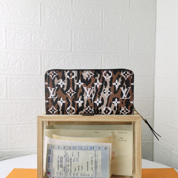 Looopix Engraved Louis Vuitton Leather Wallet