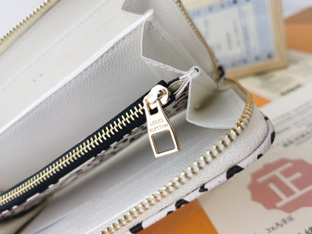 Looopix Engraved Louis Vuitton Leather Wallet