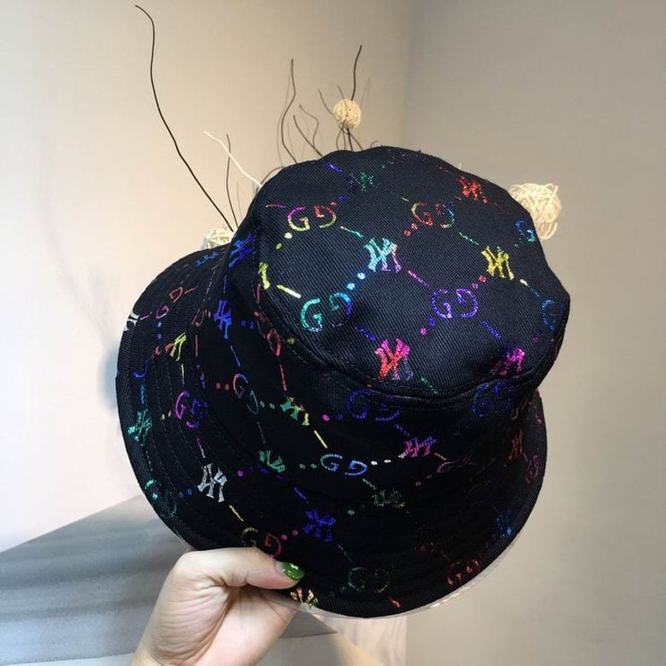 Looopix Gucci Black & White Bucket Hat