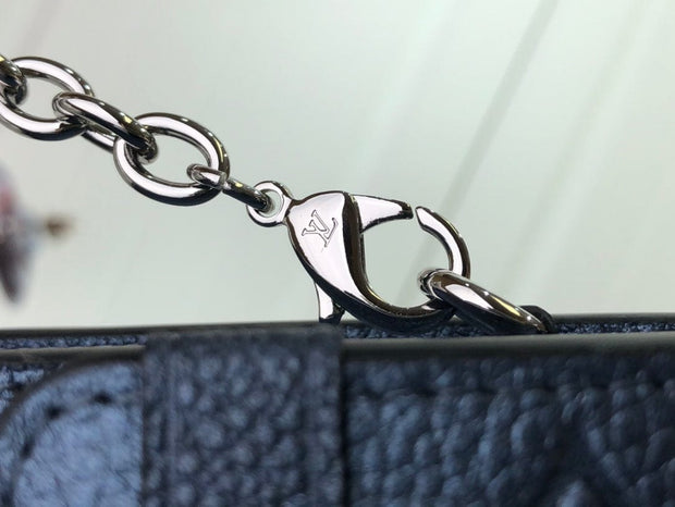 Looopix Louis Vuitton Classic Chain Handbag