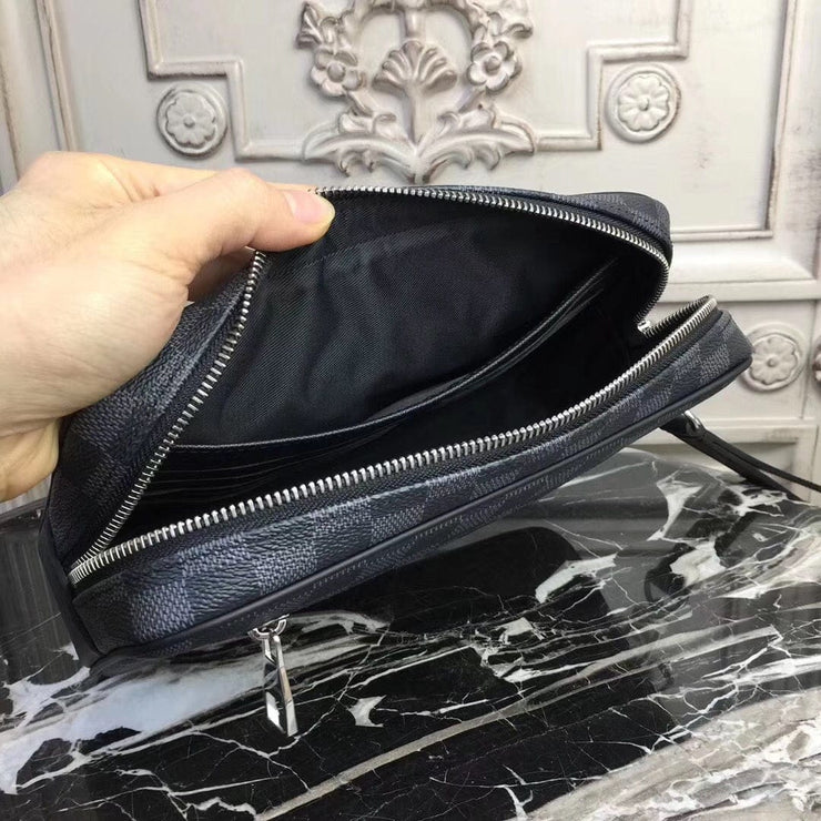 Looopix Louis Vuitton Essential Crossbody Bag