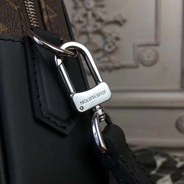 Looopix Louis Vuitton Essential Crossbody Bag