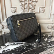 Looopix Louis Vuitton Essential Crossbody Bag
