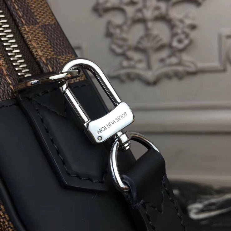 Looopix Louis Vuitton Essential Crossbody Bag