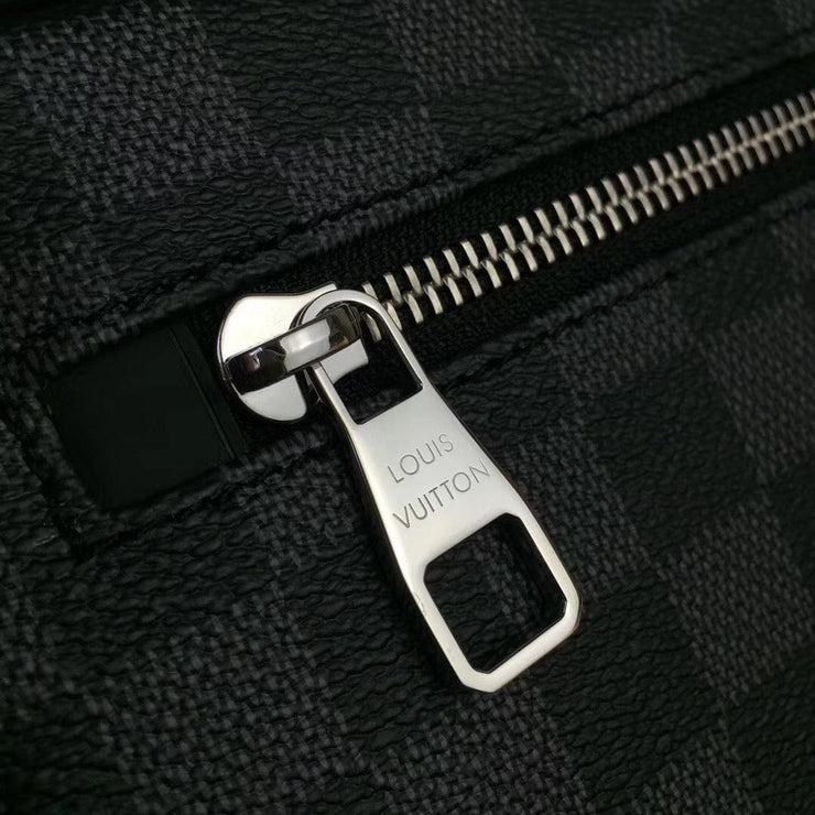 Looopix Louis Vuitton Essential Crossbody Bag