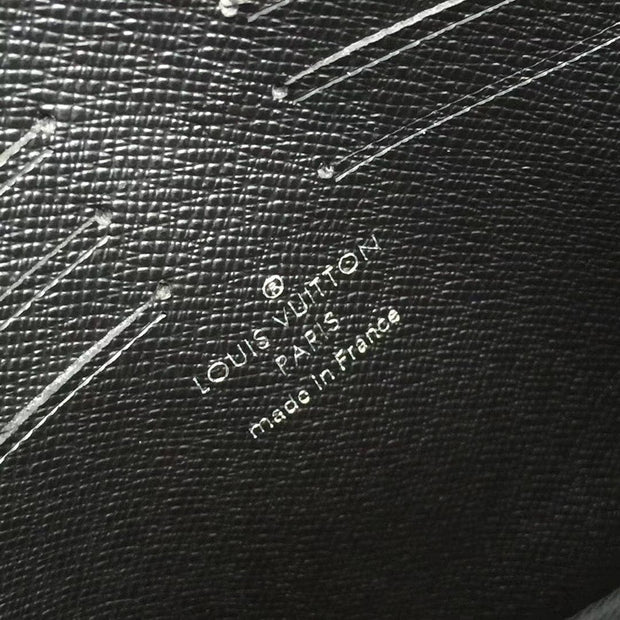 Looopix Louis Vuitton Essential Crossbody Bag