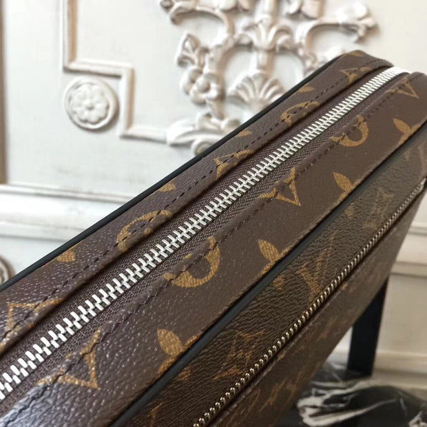 Looopix Louis Vuitton Essential Crossbody Bag