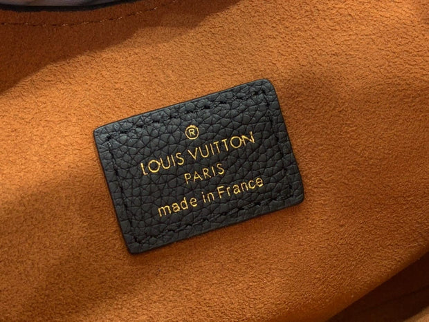 Looopix Louis Vuitton Essential V Shoulder Bags (Black-White-Brown)