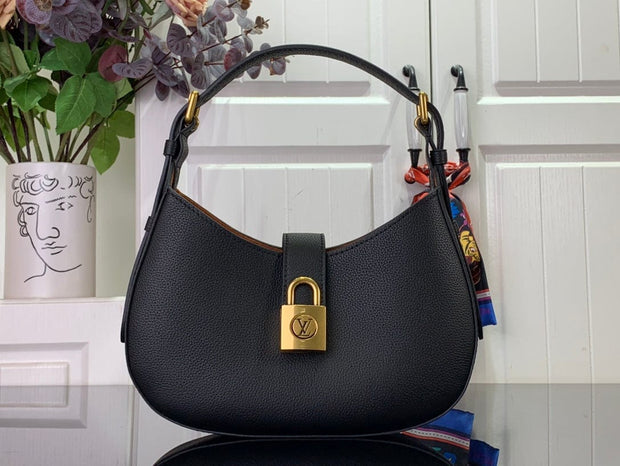 Looopix Louis Vuitton Essential V Shoulder Bags (Black-White-Brown)