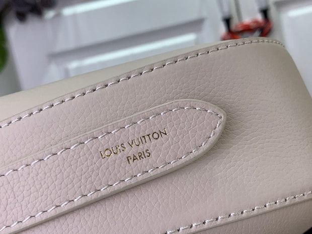 Looopix Louis Vuitton Essential V Shoulder Bags (Black-White-Brown)