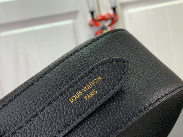Looopix Louis Vuitton Essential V Shoulder Bags (Black-White-Brown)