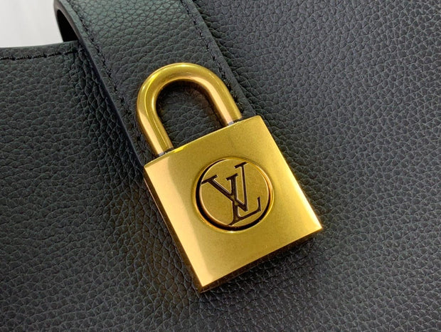 Looopix Louis Vuitton Essential V Shoulder Bags (Black-White-Brown)
