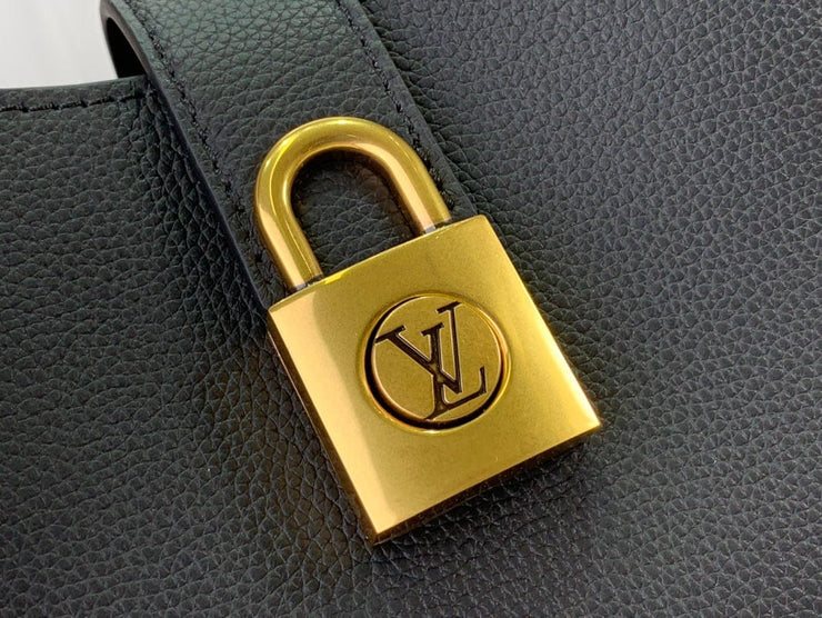 Looopix Louis Vuitton Essential V Shoulder Bags (Black-White-Brown)