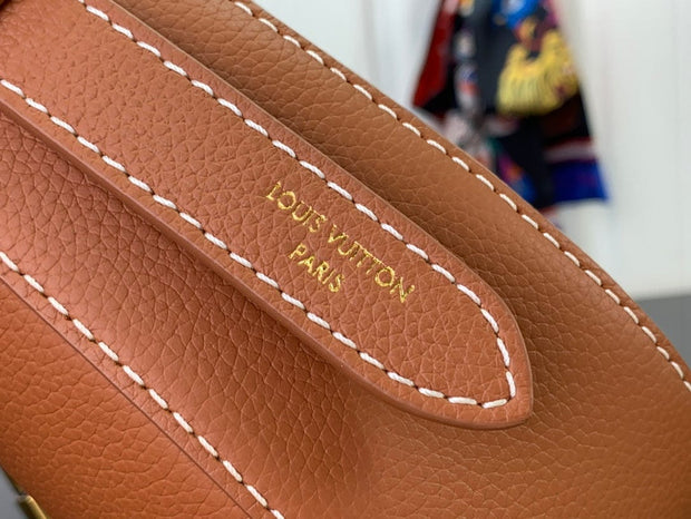 Looopix Louis Vuitton Essential V Shoulder Bags (Black-White-Brown)