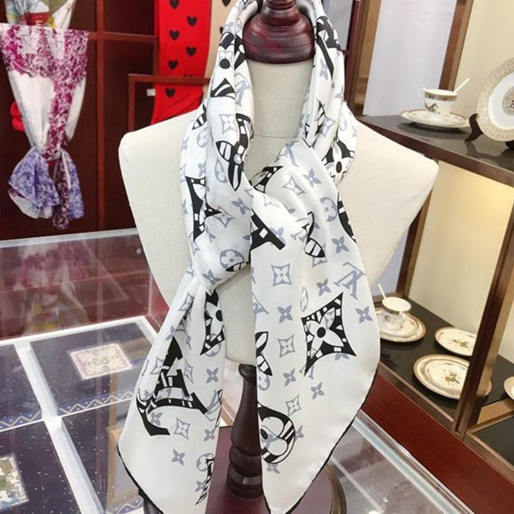 Looopix Louis Vuitton White and Black Monogram Silk Scarf