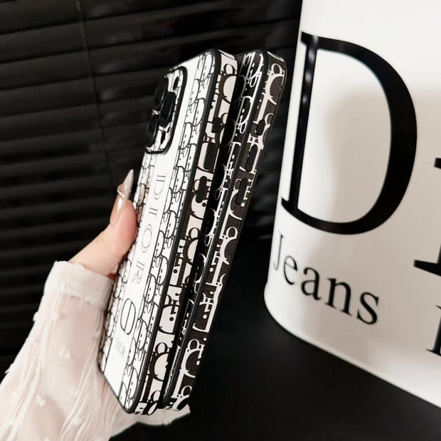 Looopix Luxurious iPhone 15 Cover