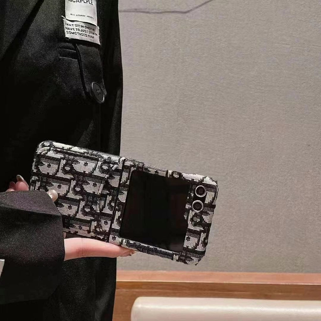 Tunde Store Dior-Inspired Samsung Z Flip Case – Available for Z Flip 3, 4, 5, and 6